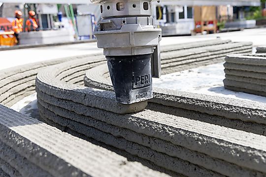 3D-Drucker beim Hausbau: direkt auf der Baustelle einsetzbar.(Bild:  Peri 3D Construction GmbH)