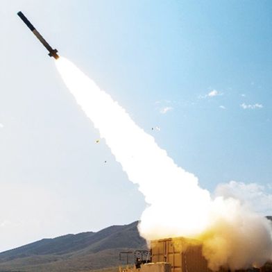 The Kodiak containerised launcher successfully completes a live-fire test, proving rapid, reloadable employment from a containerised launcher with a test rocket at Yakima Training Center, Washington. (Source: Lockheed Martin)