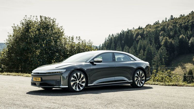 Schick sind die mit der Blechhaut bündigen Türgriffe. (Bild: Lucid Motors)