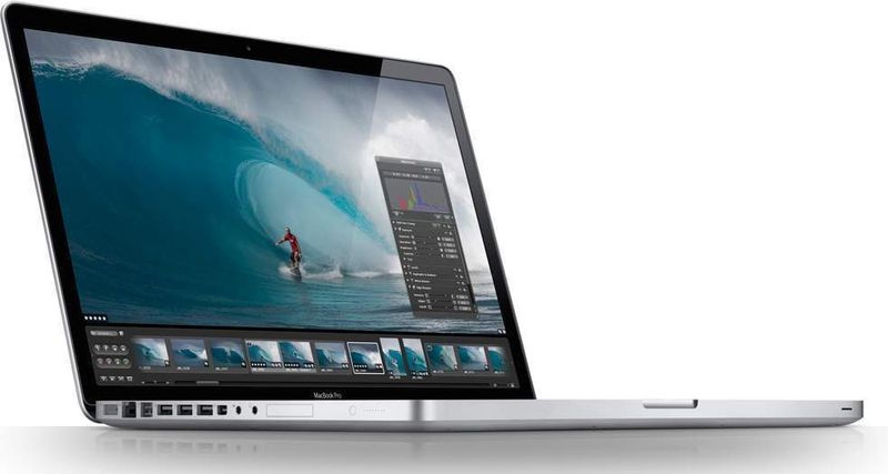 Aus einem Stück Aluminium, mit randlosem Glasdisplay und einem nicht herausnehmbaren Akku für acht Stunden Laufzeit – so präsentiert sich das neue Macbook Pro 17 Zoll. (Archiv: Vogel Business Media)