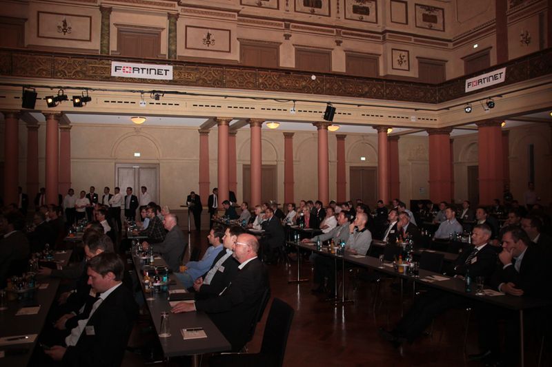 Der Veranstaltungsort Palmengarten ist traumhaft... (Archiv: Vogel Business Media)