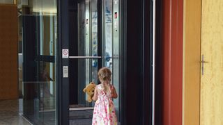 Sicherheitsbremsen von Mayr Antriebstechnik erfüllen alle Sicherheitsanforderungen nach den neuen Aufzugsnormen EN 81-20 und EN 81-50 – denn Sicherheit duldet keine Kompromisse. (Bild: Mayr Antriebstechnik)