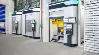 Sechs Kernsand-Drucker inklusive Peripherie wurden erfolgreich an die Gießerei der BMW Group in Landshut geliefert und abgenommen.  (Bild: Laempe Mössner Sinto GmbH / Team Timo Lutz Industriefotografie )