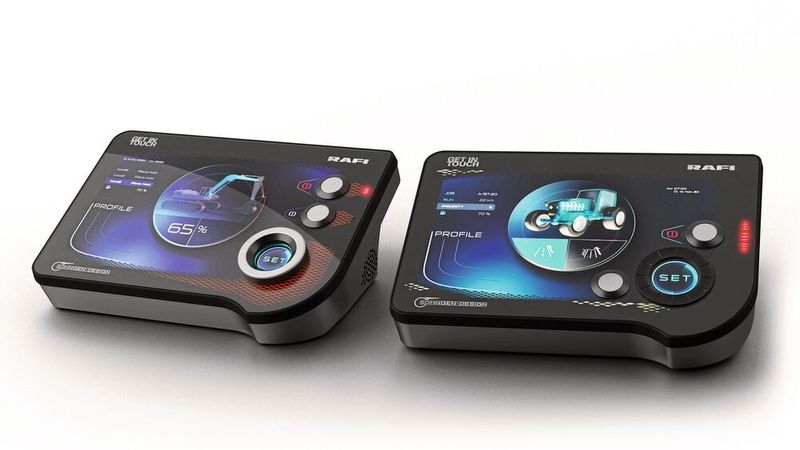 Die Force-Feedback-Touchdisplays der neuen Baureihe haptic Touch simulieren die haptische Rückmeldung verschiedener Taster. (Bild: Rafi Group)