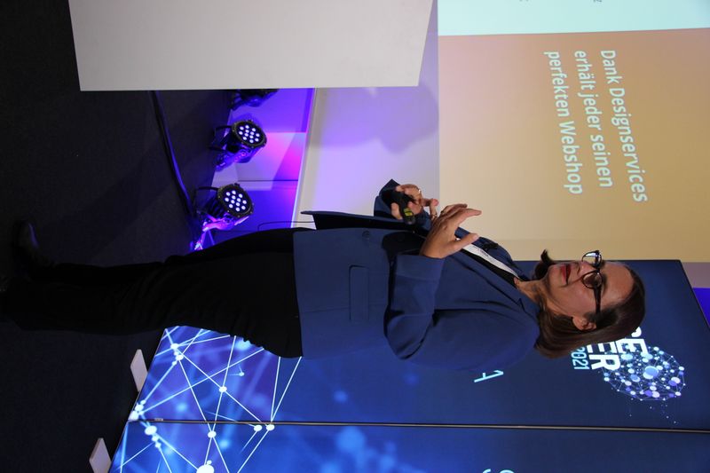 Claudia Frese von Strato zeigte das Spannungsfeld zwischen Kundenwünschen und technischen Entwicklungen auf. (Vogel IT.Medien GmbH)