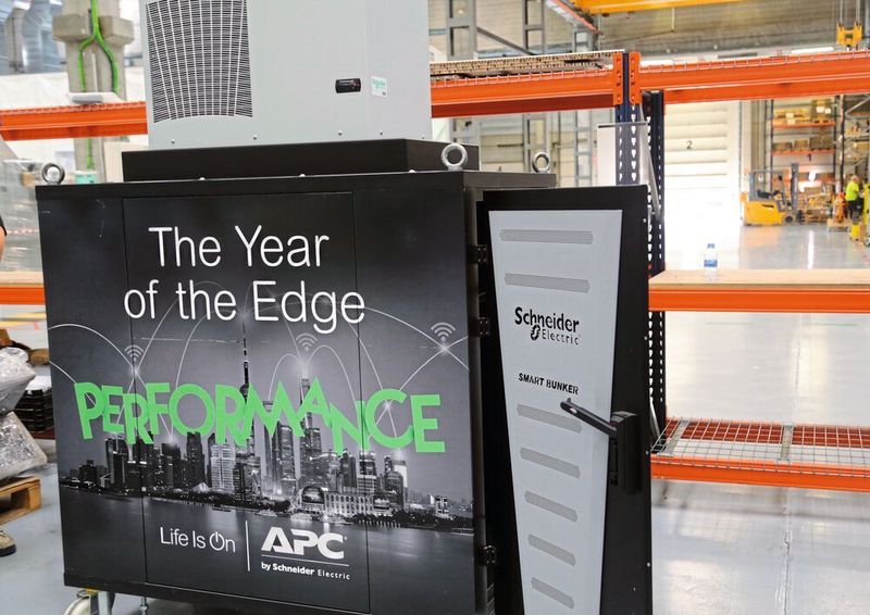 Mobiles Datenzentrum – geringe Stellfläche und Komplexität machen es auch für Kleinunternehmen interessant. (Anne Richter, SMM)