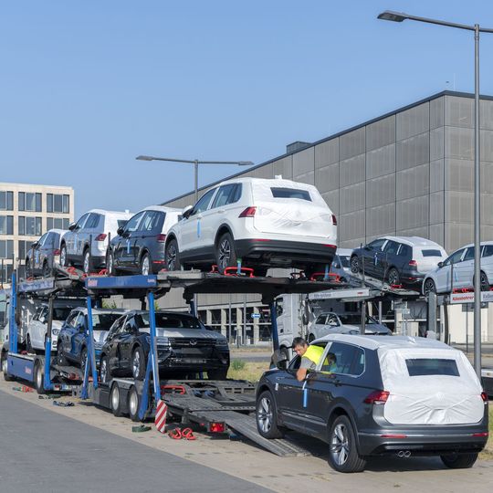 Die Stimmung in der deutschen Autobranche bleibt schlecht – auch wegen fehlender Nachfrage.(Bild:  Günter Wicker / Flughafen Berlin Brandenburg GmbH)