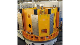 Mit dem Schwerlast-Hubdrehtisch könnten radial angeordnete Vorrichtungen positioniert und davon taktunabhängig mit einer Hubachse um 150 mm geliftet werden. (Bild: Expert-Tünkers)