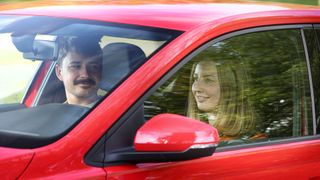 Besonders junge Menschen sehen das eigene Auto als Luxusgut an.  (Bild: SP-X)