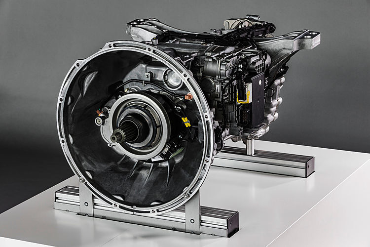 Beim Zwölfganggetriebe Power Shift 3 führte die Weiterentwicklung zu 50 Prozent weniger Reibleistungsverluste und zur Steigerung des hohen Wirkungsgrads, der jetzt nahezu bei 100 Prozent liegt. (Daimler)