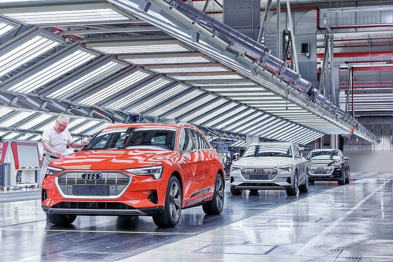 Audi produziert in seinem Werk in Brüssel ebenfalls nur das Elektrofahrzeug E-Tron – in puncto Zielgruppe und Verkaufspreis lässt es sich aber mit dem Ansatz des ID nicht vergleichen. (Audi)