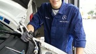 Sven Müller ist sowohl Kfz-Mechatroniker-Azubi als auch Rennfahrer. (Foto: Deutsche Post AG)