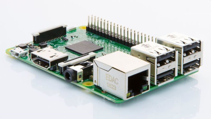 Raspberry Pi 3: Der erste RPi mit integriertem WLAN 802.11b/g/n und Bluetooth Low Energy ist dank 64-Bit-Quadcore-SoC BCM2837 und 1,2 GHz Takt auch der Schnellste. (Farnell)
