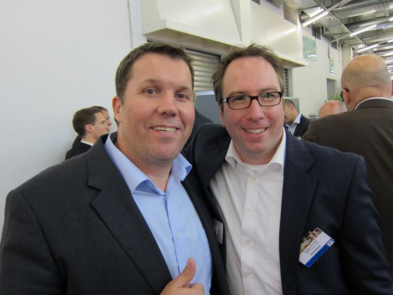 Alte Bekannte sind Harald Krekeler (l.), Samsung, und Jürgen Richter, Asus       (Bild: IT-BUSINESS)