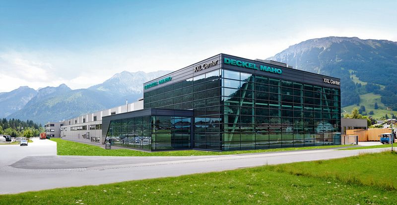 Am größten Produktionsstandort von DMG Mori in Pfronten wurde im vergangenen Juli die über 1000 m² große Montagehalle für XXL-Maschinen eröffnet.  (DMG Mori)