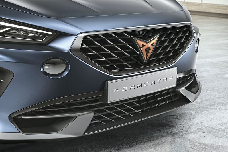 Die Formentor-Studie strahlt da deutlich mehr Aggressivität aus, ... (Seat)