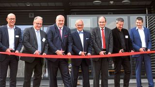 Feierliche Einweihung: Mirko Lehmann (CEO IST AG), Peter Anderegg (CFO IST AG), Christian Spoerlé (Gemeindepräsident Ebnat-Kappel), Matthias Altendorf (CEO Endress+Hauser), Klaus Endress (Verwaltungsratspräsident Endress+Hauser), Bruno Damann (Regierungsrat Kanton St. Gallen), Philipp Buchs (Architekt) und Jörn Lützen (COO  IST AG) eröffnen den Erweiterungsbau der Innovative Sensor Technology IST AG.  (Endress+Hauser)