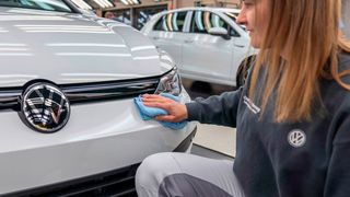 Die Volkswagen-Werke in Deutschland stehen nun still. (Bild: Volkswagen)