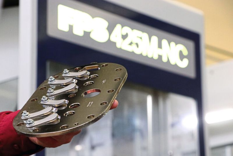 Ein beispielhaftes Hoerbiger-Produkt sind u. a. die im Bild gezeigten Ventilsitzplatten.(Bild:  FPS Werkzeugmaschinen)