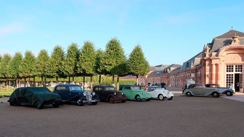 Neben acht Röhr 8 mit Reihenachtzylinder kamen sechs Röhr Junior mit Vierzylinder-Boxermotor nach Schwetzingen. Beim Junior handelt es sich um eine Lizenznahme des Tatra 75, nach der Insolvenz von Röhr weitergebaut von Stoewer als Greif Junior. (Bild: Peter Diehl)