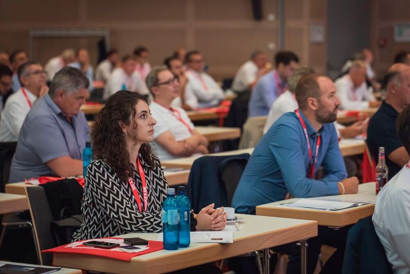 Der 20. Würzburger EMS-Tag fand am 8. September 2022 in den Mainfrankensälen Veitshöchheim statt. Am Vorabend der Veranstaltung gab es ein Networking-Dinner im Restaurant Reisers am Stein. Der 21. EMS-Tag findet am 7. September 2023 statt. Sie können sich bereits für eine Teilnahme auf der Webseite registrieren.  (Bild: Stefan Bausewein)