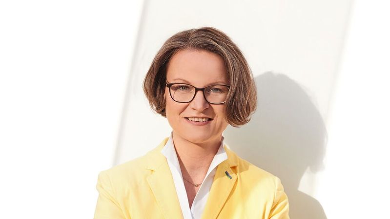 Ina Scharrenbach, Ministerin  für Heimat, Kommunales, Bau  und Digitalisierung­ des Landes  Nordrhein-Westfalen.(Bild:  © Ministerium für Heimat, Kommunales, Bau und Digitalisierung NRW)