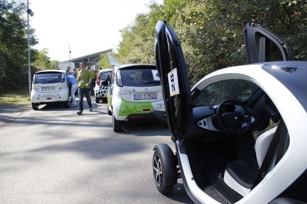 Bertha Benz Challenge 2012, 3. Tag: Rundfahrt über den Hockenheimring im Rahmen des Abschlußlaufes derInternationalen Deutschen Motorradmeisterschaft (Bild: Ulrich Steinlechner)