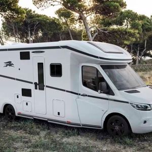 Laika bietet sein Flaggschiff Kreos L5009 alternativ nun auch mit dem Mercedes-Transporter an.(Bild:  Hymer)