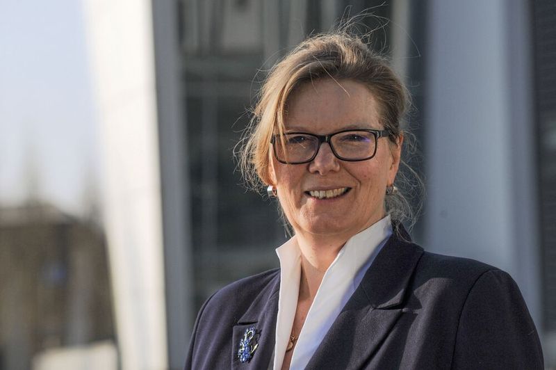 Prof. Dr.-Ing. Birgit Vogel-Heuser, TU München: „Damit wir den Anschluss im internationalen Vergleich nicht verlieren, müssen wir, vereinfacht gesagt, die für den Kunden bessere, effizientere Lösung in immer kürzerer Zeit entwickeln und liefern können. Und genau dafür ist Innovationsmanagement absolut wichtig.“