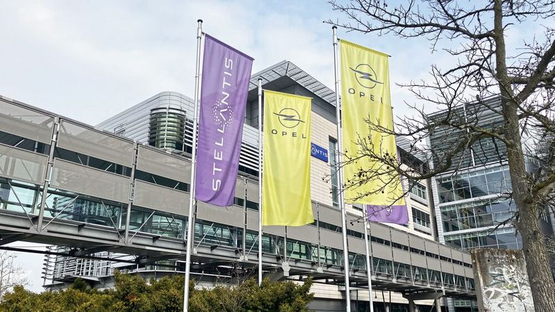 Stellantis-Deutschlandzentrale in Rüsselsheim(Bild:  Rehberg – VCG)