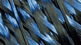 Hochwertige Carbonfasern aus Polyacrylnitril (PAN) sind ein wichtiger Bestandteil von Composites. Um fossile Rohstoffe zu schonen und den steigenden Bedarf zu decken, soll Lignin das PAN bald ersetzen. (ITCF)