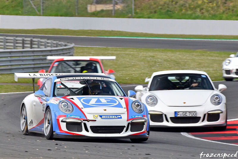 Brüder im Geiste: Wieviel Technologietransfer steckt wirklich in den beiden Porsche 911? Wir vergleichen die Rennversion GT3 Cup mit dem Straßenfahrzeug GT3 RS. (Jochen Van Cauwenberge)