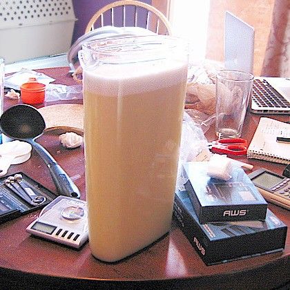 Soylent fertig an gerührt - abgebildet in der Umgebung des wahrscheinlichsten Soylent-Kundentypus. Soylent fertig an gerührt - abgebildet in der Umgebung des wahrscheinlichsten Soylent-Kundentypus.