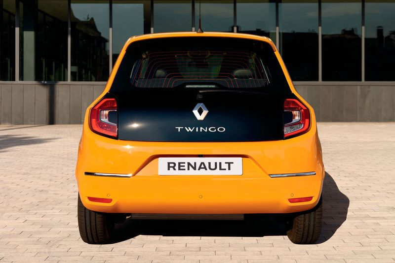 Die Front nimmt die alte Silhouette auf, allerdings wird das Fahrzeug breiter als in der Erstauflage.  (Bild: Renault)