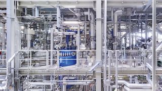 Das Fraunhofer PAZ in Schkopau verfügt über die größte außerindustrielle Polymersyntheseeinrichtung Europas. (Bild: Fraunhofer PAZ / Till Budde)