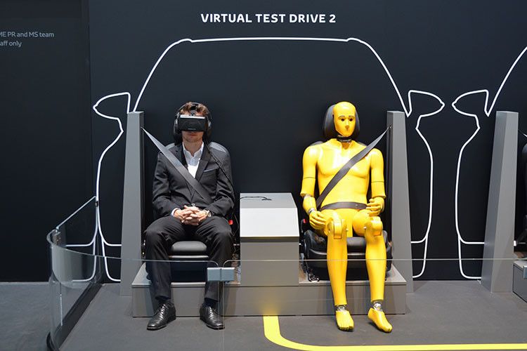 Toyota lud zur virtuellen Testfahrt ein. (Foto: Seyerlein)