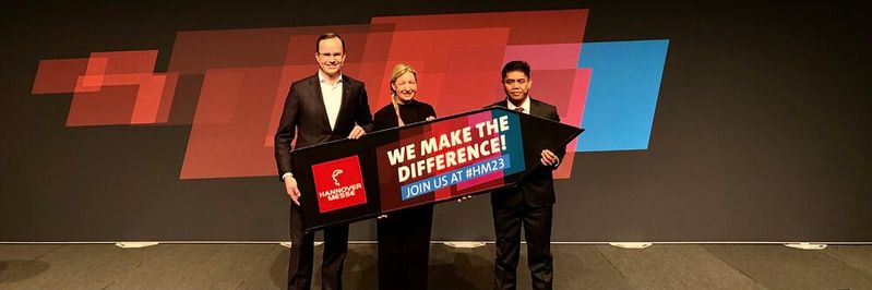 Die diesjährige Hannover Messe will gleich vier große Herausforderungen der Gegenwart adressieren. Wie die Messe hierfür als Plattform dienen möchte, erklärte Dr. Jochen Köckler (li) heute im Rahmen der Press Preview.(Bild:  Vogel Communications Group)