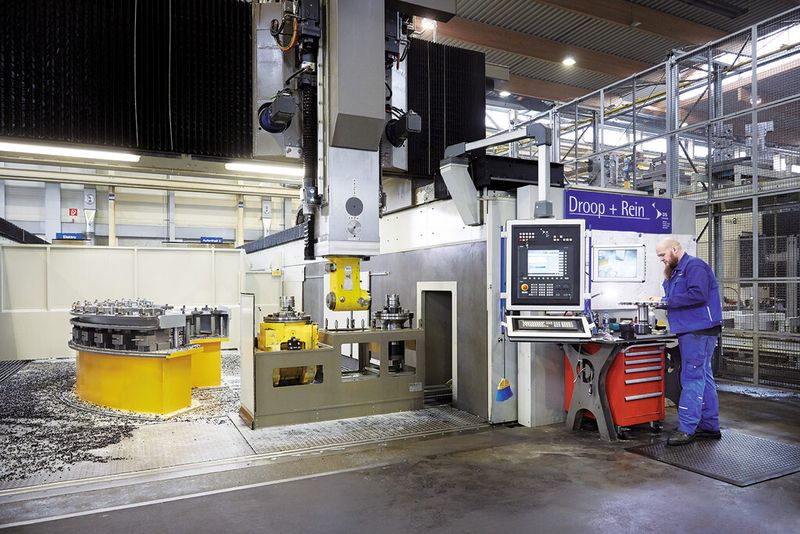 Bild 3: Die offene Variante des Fräszentrums hat ein Plattenfeld von 4000 mm × 12.850 mm. (Bild: Starrag Group/Ralf Baumgarten)