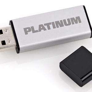 Nur in den Süd-Filialen bietet Aldi einen Platinum-USB-Stick mit 32 Gigabyte Kapazität für 15,99 Euro an.
