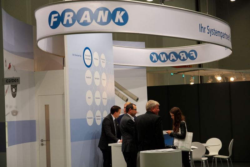 Und das war die zweite Hybrid Expo, die Begleitmesse der Composites Europe mit Fokus auf Bauteile, die aus verschiedenen Werkstoffen aufgebaut sind. Auch bei dieser Messe verzeichnet der Veranstalter deutliche Zuwächse, was ich als Besucher der ersten Hybrid Expo nur bestätigen kann. (Bild: Königsreuther)