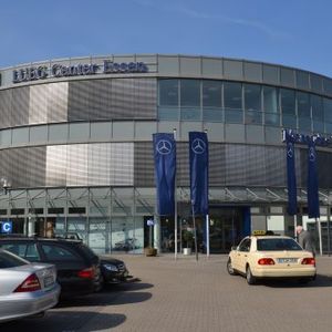 Das Lueg-Center in Essen beherbergt auf zahlreichen Ebenen viele Fahrzeuge von Mercedes-Benz und Smart.