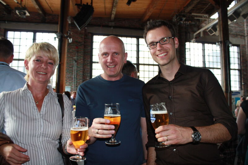 V.l.n.r.: Birgit Mehring (Tech Data), Michael Dressen (Tech Data) und Timo Kübler (Microsoft) (Archiv: Vogel Business Media)