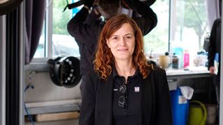 Kfz-Unternehmerin Petra Tschirner will mit der Dieselnachrüstung ihre Werkstattauslastung steigern. (Bild: Rosenow/»kfz-betrieb«)