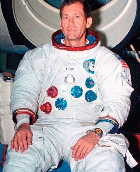 Le colonel William Pogue portait lors de la mission Skylab 4 sa montre personnelle Seiko Speedtimer. (Source : NASA)