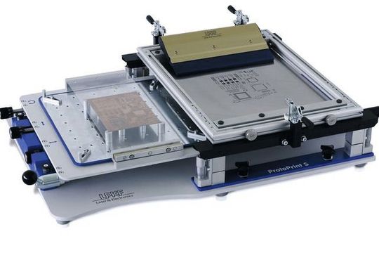 LPKF ProtoPrint S – für das schnelle und präzise Drucken beim Prototyping und in Kleinserien. LPKF ProtoPrint S – für das schnelle und präzise Drucken beim Prototyping und in Kleinserien.