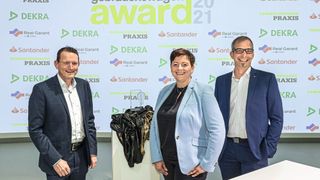 Dekra, Real Garant und Santander unterstützen den Gebrauchtwagen Award seit vielen Jahren. Jeder der drei Partner ist in der Jury aktiv: (von l.) Marc Gounaris, Zielgruppenmanager Kfz-Gewerbe, Dekra; Ramona Wittke, Regionale Vertriebsleitung, Vertrieb Mobilität, Santander; Robert Leger, Key Account Manager, Real Garant. (Bild: Stefan Bausewein)