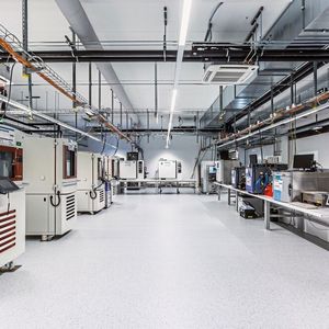 Bild 1:  Einblick in das Product Qualification Lab bei Swissbit in Berlin. (Bild:  Philippe Rives)