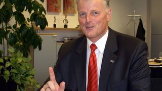 SEW-Geschäftsführer Hans Sondermann: „Ich erwarte in diesem Jahr – auch für SEW – kein Wachstum. Wir gehen davon aus, dass wir das für das vergangene Jahr angepeilte Umsatzniveau von 2 Mrd. Euro auch im nächsten Jahr nicht schaffen werden. Für das Geschäftsjahr 2009/2010 rechne ich vielmehr mit einem Umsatzrückgang.“ Bilder: Schäfer (Archiv: Vogel Business Media)