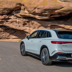 Der Luxus-Allrader kommt nun zu Preisen ab 110.660 Euro auf den Markt.(Bild:  Mercedes-Benz)