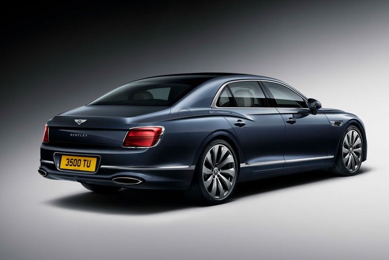 An mehreren Stellen seines Blechkleids zitiert der neue Flying Spur den Bentley S1 Continental aus den 1950er-Jahren. (Bentley)